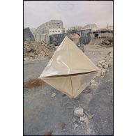 Lancement d'un ballon-sonde par le 12e RA, Beyrouth.