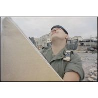 Lancement d'un ballon-sonde par le 12e RA, Beyrouth.