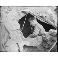 Un téléphoniste en action.