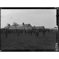 Le Havre. Une partie de ballon. [légende d'origine]