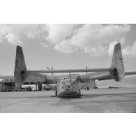 Sur le terrain d'aviation d'Eleusis, le planeur Gotha Go-242 codé TD+IU.