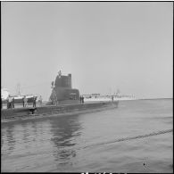 L'escadre de la méditerranée rentre au port d'Alger. Le sous-marin "L'Andromède".