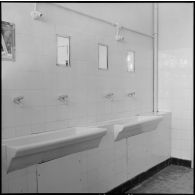 Vue intérieure des bâtiments de l'état-major de l'armée de Terre de Ben Aknoun.