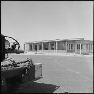Vue du chantier et des bâtiments de l'état-major de l'armée de Terre de Ben Aknoun.