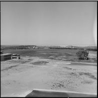 Vue du chantier et des bâtiments de l'état-major de l'armée de Terre de Ben Aknoun.