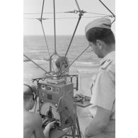 Sur le toit d'une maison côtière, un émetteur allemand a été installé.