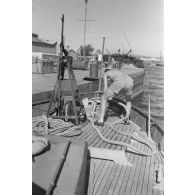 En Crète, dans la baie du la Sude (Souda Bay), à bord du navire de la Luftwaffe Fl.B.405