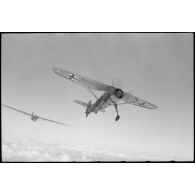 Parti du terrain d'aviation de Valence, un vol d'entraînement de jeunes pilotes aux commandes de planeurs du IIIe groupe du Luftlandegeschwader 1.