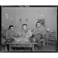 Le commandant de Rocquigny, commandant le 1er Bataillon du 3e RTA à son PC.