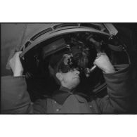 Dans le secteur de Witebsk, les activités d'un train blindé allemand.