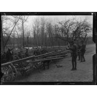 Serches (Aisne). Troupes américaines. Le parc des crapouillots. [légende d'origine]