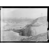 Knocke, Belgique. Vue d'une batterie de 4 pièces de marine installée par les allemands. [légende d'origine]
