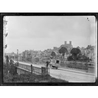 Verdun. (Meuse). Voiture de l'ambulance américaine. [légende d'origine]
