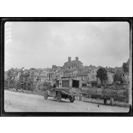 Verdun. (Meuse). Voiture de l'ambulance américaine. [légende d'origine]