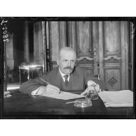 Salonique. 12 octobre 1916. Monsieur Markoutonakis. Secrétaire de monsieur Vénizélos. [légende d'origine]