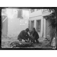 Salonique. 8-10-16. Fête turque. Le sacrifice du mouton. [légende d'origine]