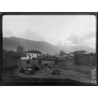 (Florina). Vue générale des ambulances automobiles. [légende d'origine]