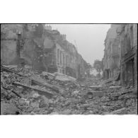Ruines dans une grande ville proche ou dans Reims.