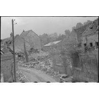 Ruines dans une grande ville proche ou dans Reims.