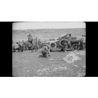 Arabie : batterie de 65 dans le désert.