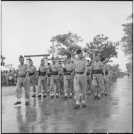 Le bataillon de marche indochinois (BM) défilant à Haïduong.
