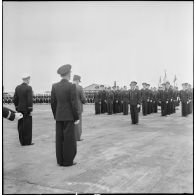 Remise de décorations par le général de Lattre de Tassigny.