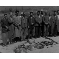 Récupération de matériel par le 25e RCA dans le secteur de Duvivier.