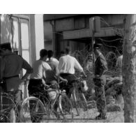 Travaux de défense et barrage à Bizerte.