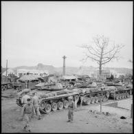 Rassemblement des chars M24 Chaffee après leur débarquement.