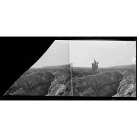 Tranchées allemandes abandonnées en face d'Ablain-Saint-Nazaire. [légende d'origine]