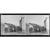 Corte. Groupe d’officiers turcs. [légende d’origine]