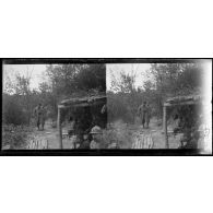 Capitaine Tardieu au poste de commandement. [légende d'origine]