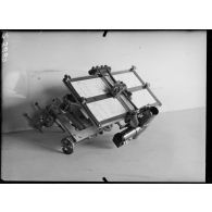 Paris rue Desnouettes. Usine Lepaute. Collimateur du lieutenant Bory pour bombardement. [légende d'origine]