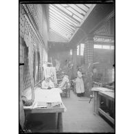 L'atelier de camouflage du 4 rue Girardon. L'usine SEV d'Issy-les-Moulineaux. La pouponnière d'un l'atelier de camouflage.