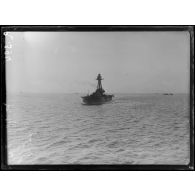 Rade de Dunkerque. Le monitor anglais Le Prince Eugène. [légende d’origine]