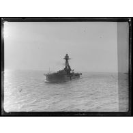 Rade de Dunkerque. Le monitor anglais Le Prince Eugène. [légende d’origine]