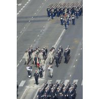 Défilé des Ecoles du Service de santé des armées (SSA) sur les Champs-Elysées, à Paris.