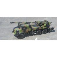 Défilé d'un camion équipé d'un système d'artillerie (CAESAR) du 11e régiment d'artillerie de marine (RAMa) sur les Champs-Elysées, à Paris.