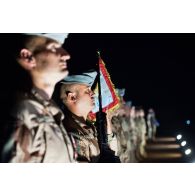 Rassemblement d'une section du 1er régiment de tirailleurs (RTir) pour une cérémonie à Gao, au Mali.