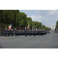 Défilé à pied des ESSA (écoles du Service de santé des armées) : ESSA de Lyon-Bron et EDVG (école du Val-de-Grâce) lors de la cérémonie du 14 juillet 2011.