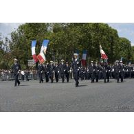 Défilé à pied des ESSA (écoles du Service de santé des armées) : ESSA de Lyon-Bron et EDVG (école du Val-de-Grâce) lors de la cérémonie du 14 juillet 2011.