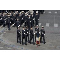 Défilé à pied des ESSA (écoles du Service de santé des armées) : ESSA de Lyon-Bron et EDVG (école du Val-de-Grâce) lors de la cérémonie du 14 juillet 2011.