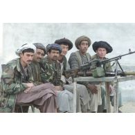 Portrait d'un groupe de combattants de l'Alliance du Nord, gardant la citadelle de Quala i Jangi près de Mazar e Charif.