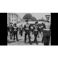 [Armée britannique en France: visite de la Musique Royale à Saint-Cyr, réfugiés français et repli britannique dans l'Aisne.]