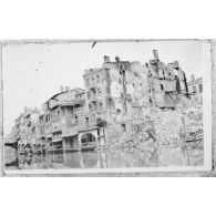  Verdun. Bords de la Meuse. [légende d'origine]