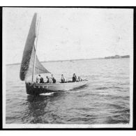 [Bateau de pêche en mer].
