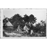 Un atelier de bagues. [légende d'origine]