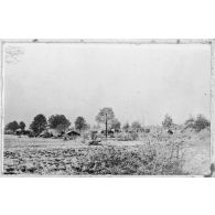 La voiture de Baudry est embourbée, il faut 4 chevaux pour la sortir. [légende d'origine]