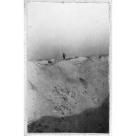 Le grand entonnoir. La cote 200. [légende d'origine]