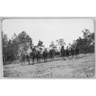 Les sous-officiers de la 12e brigade. [légende d'origine]